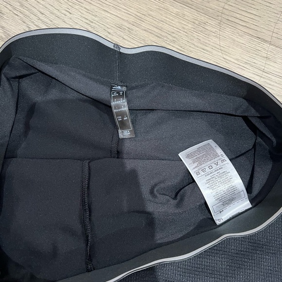 Adidas built in shorts golf skirt - Picture 3 of 5